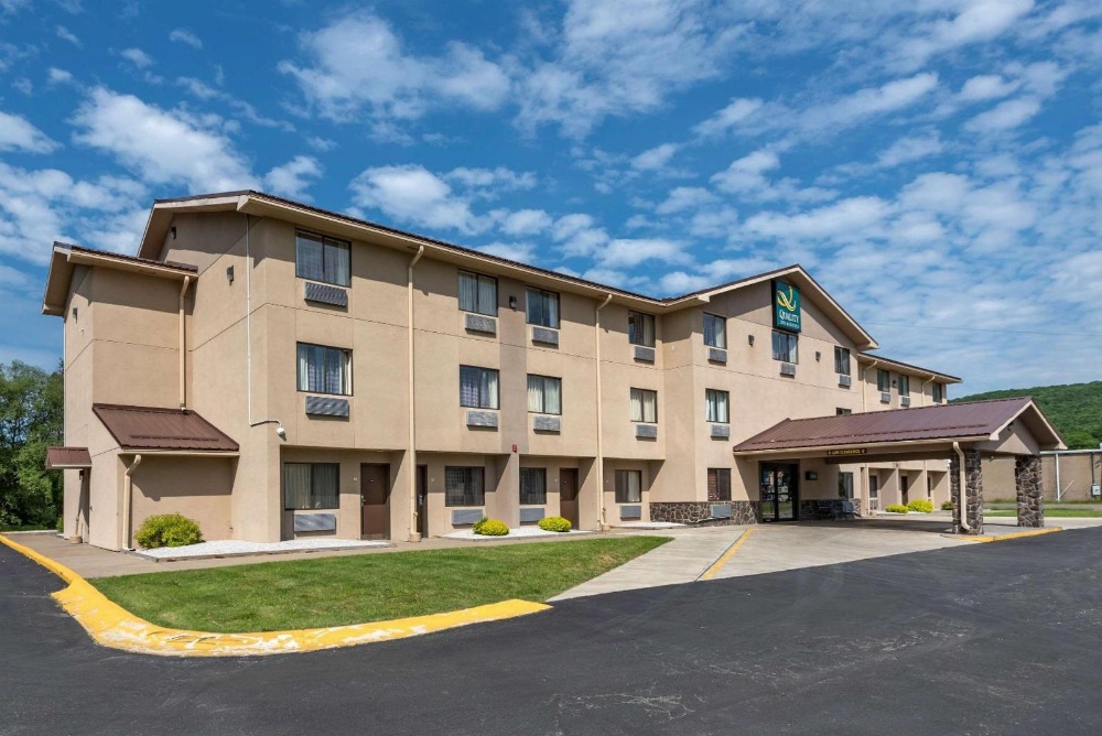 Quality Inn & Suites Warren Main image